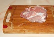 Cum să gătești carne de porc stroganoff în diferite moduri