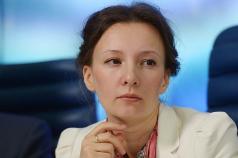 Kaj vemo o Ani Kuznecovi, novi komisarki za otrokove pravice