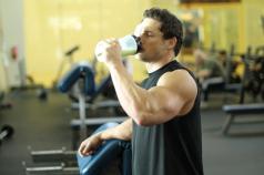 Čo piť po tréningu: voda, smoothie, džús